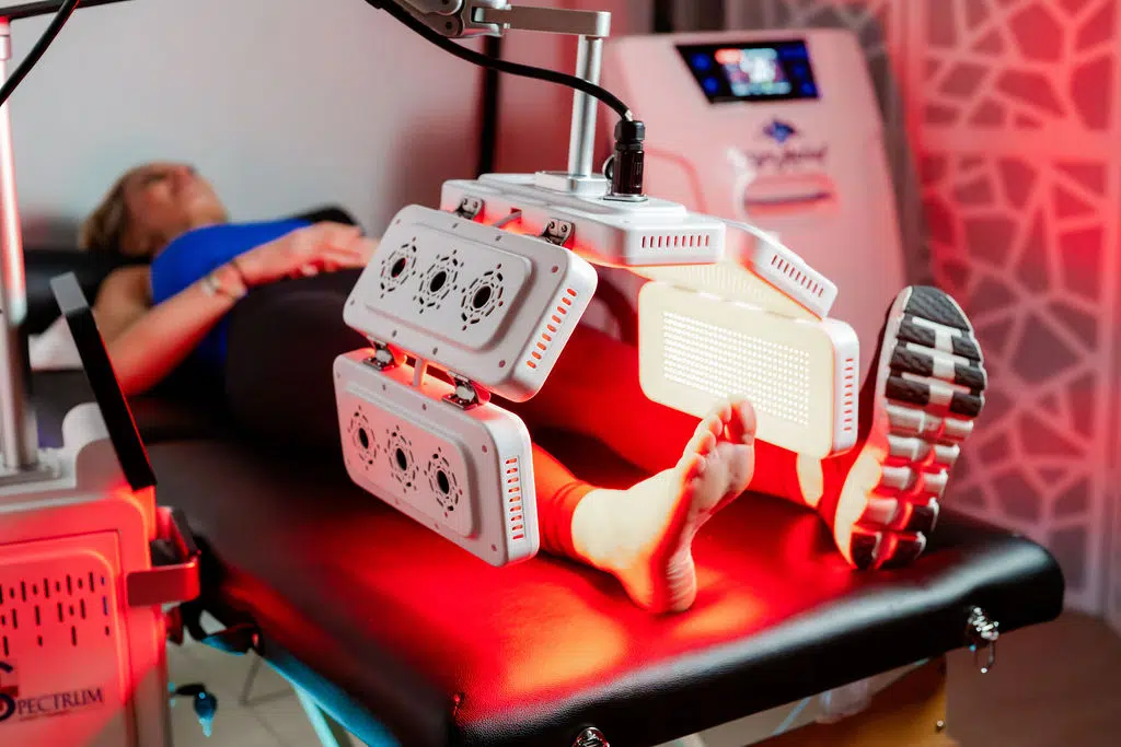 Using red light therapy to treat bug bites in Florida